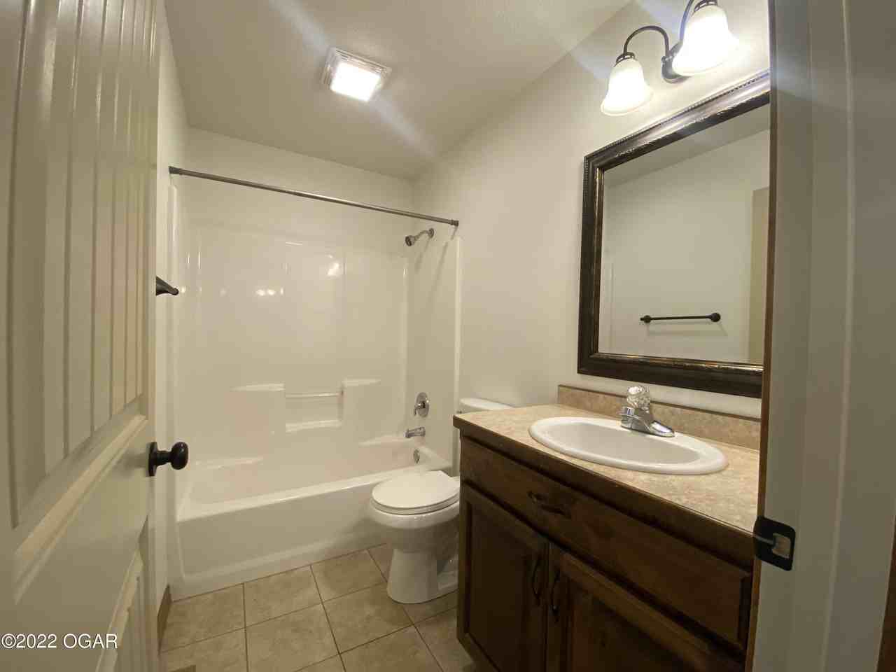 5015 E 21st St - Photo 3 of 12
