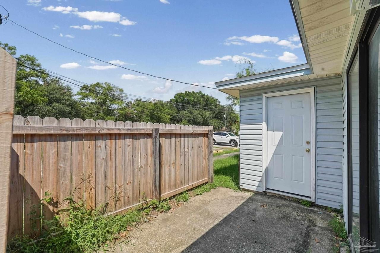 455 Stara Cir #D - Photo 6 of 32