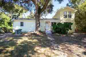 featured image of 5 N Edgewood Cir #C