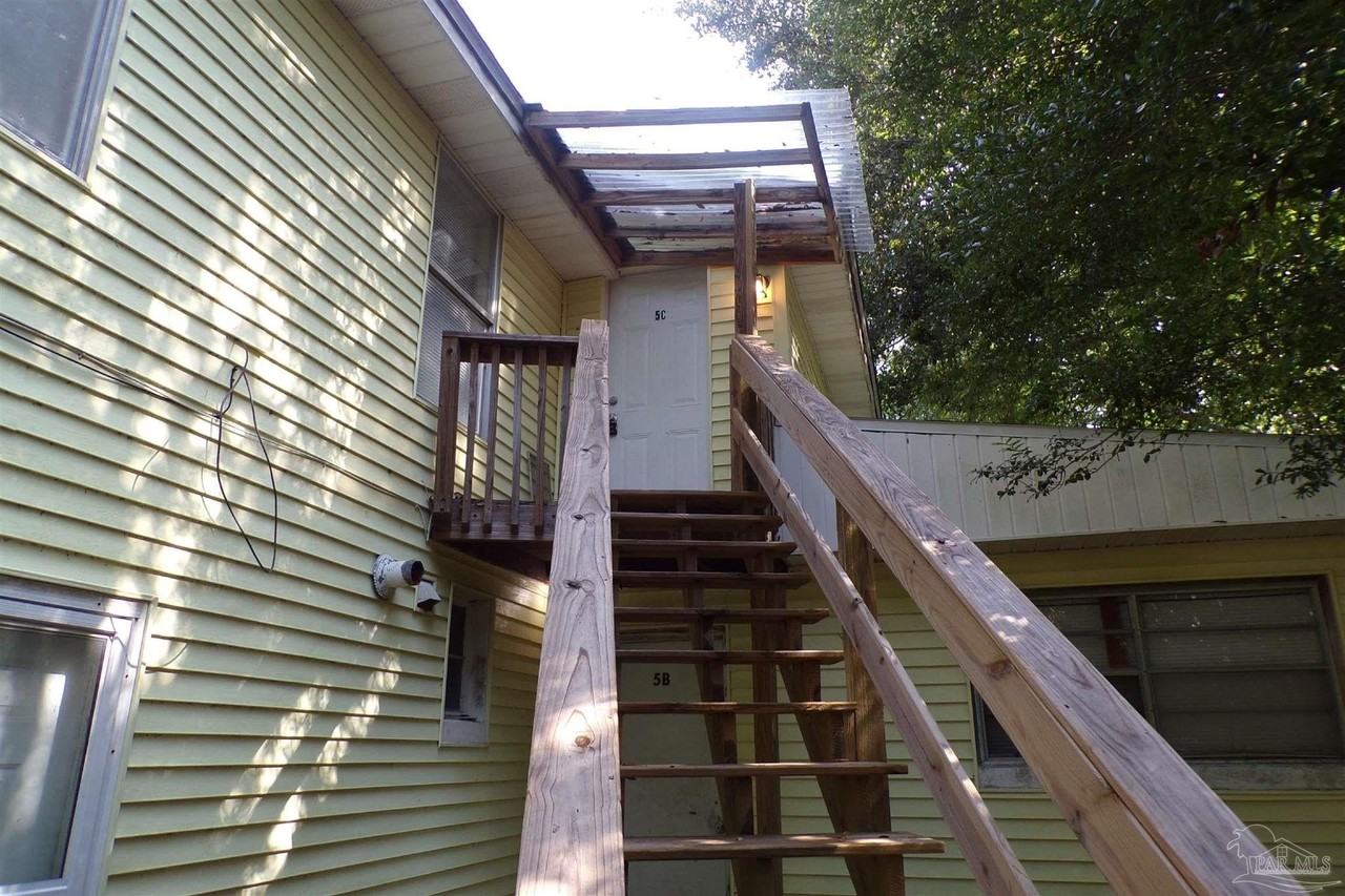 5 N Edgewood Cir #C - Photo 3 of 11