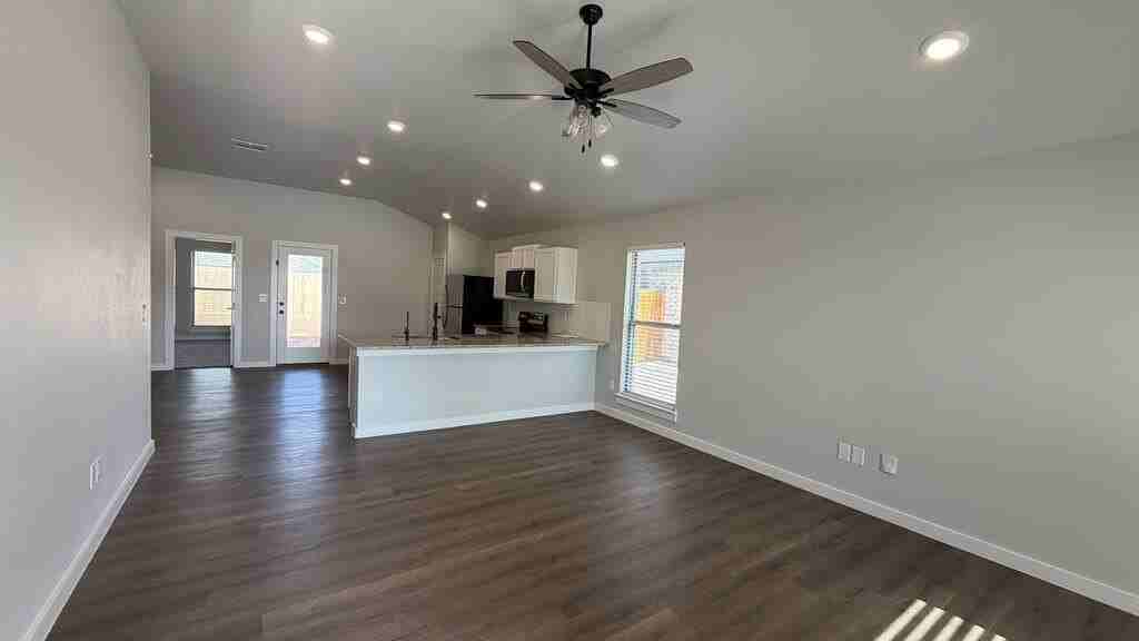 6212 Poppy Dr - Photo 4 of 37