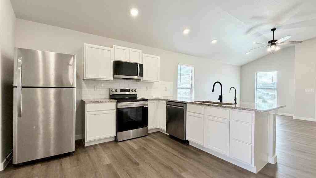 6212 Poppy Dr - Photo 7 of 37