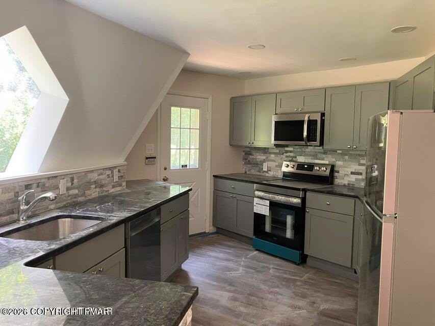 2137 James Way - Photo 3 of 12