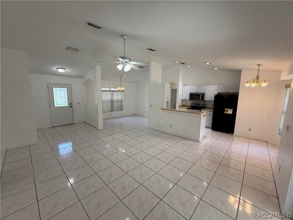 6001 N Buckland Dr - Photo 3 of 31
