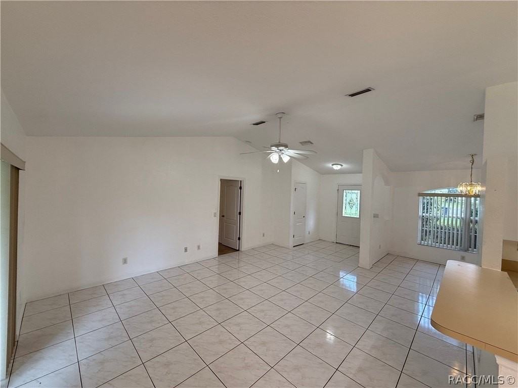 6001 N Buckland Dr - Photo 4 of 31