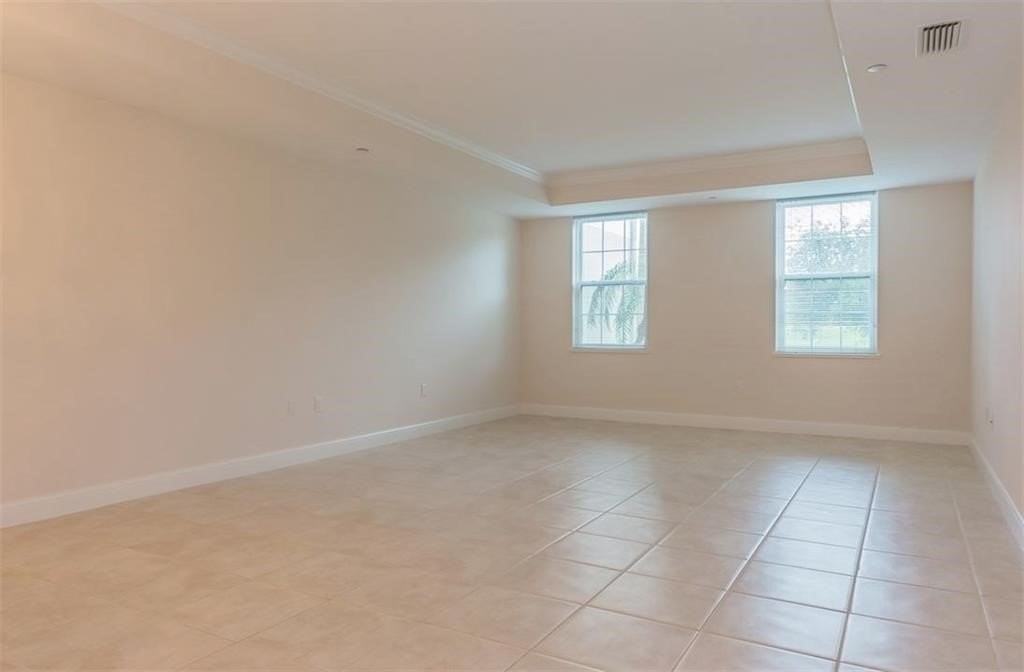 4775 S Harbor Dr #106 - Photo 7 of 30