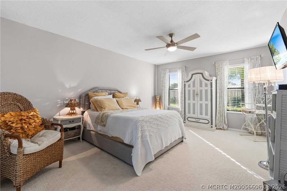 250 Se Four Winds Dr #105 - Photo 5 of 34