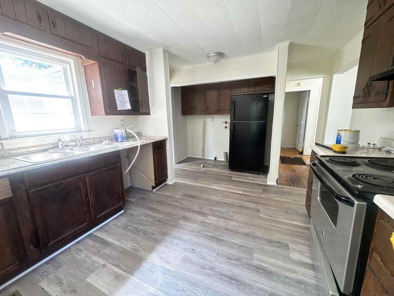 1404 Kenton St - Photo 4 of 12