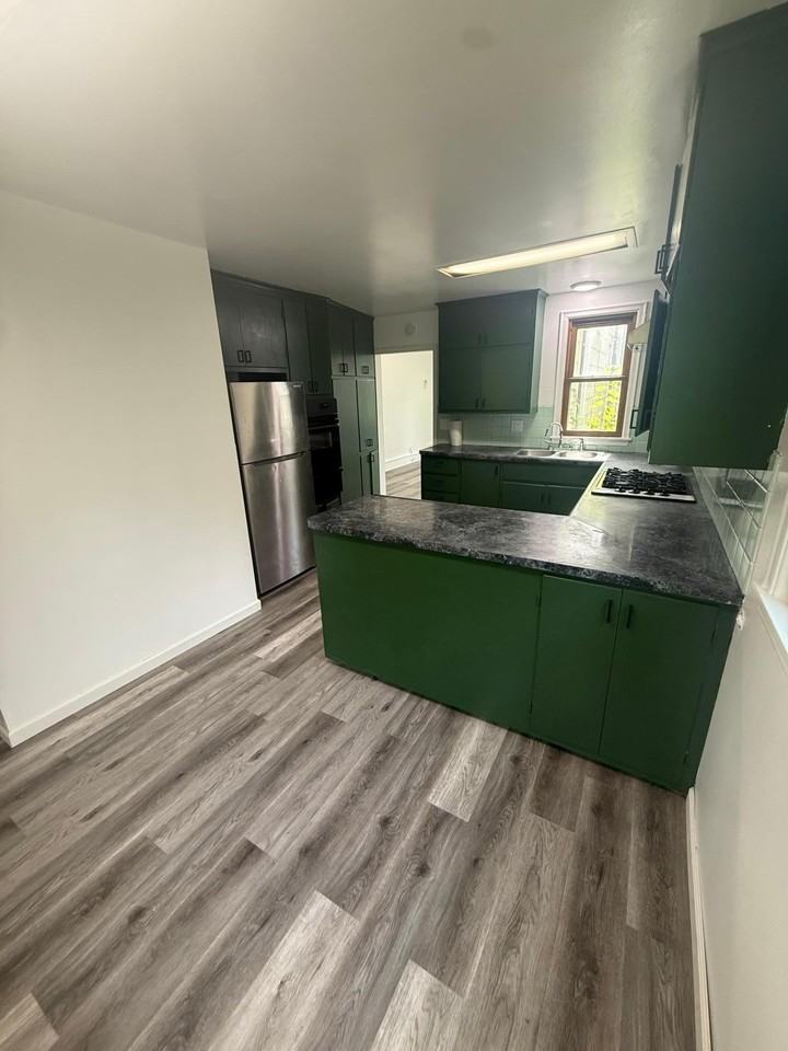657 Plum St - Photo 6 of 25