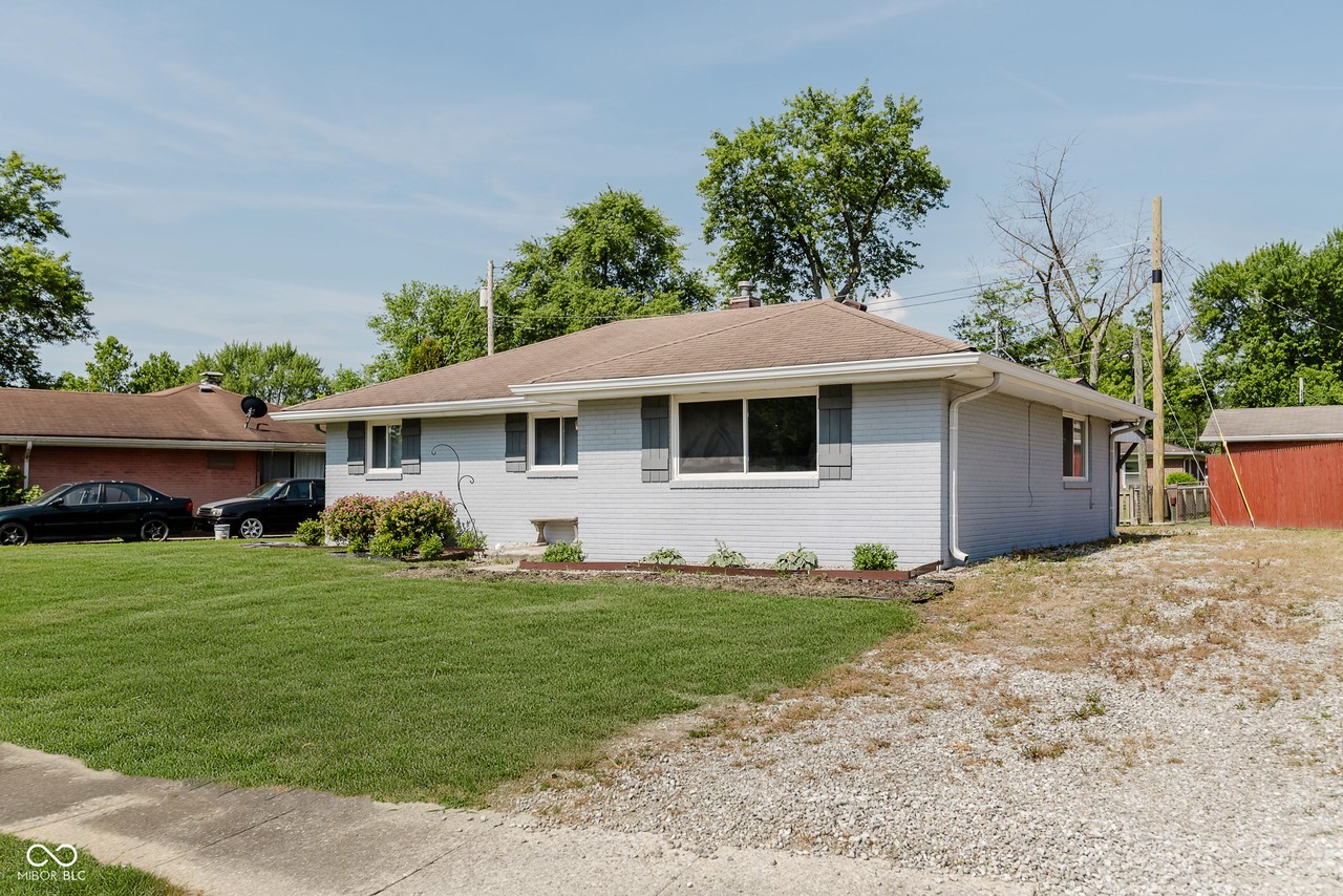 1530 S Drexel Ave - Photo 2 of 21