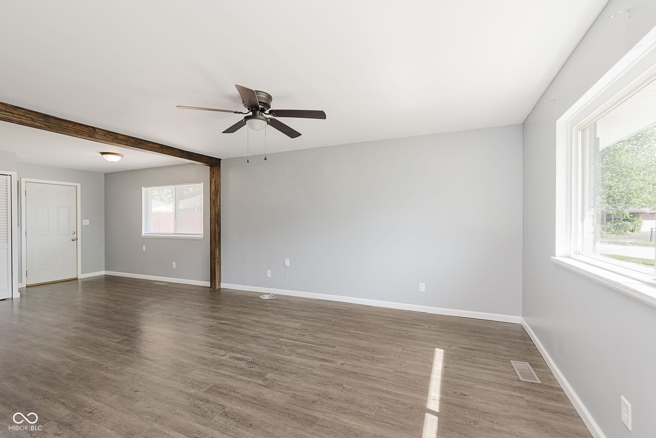 1530 S Drexel Ave - Photo 7 of 21