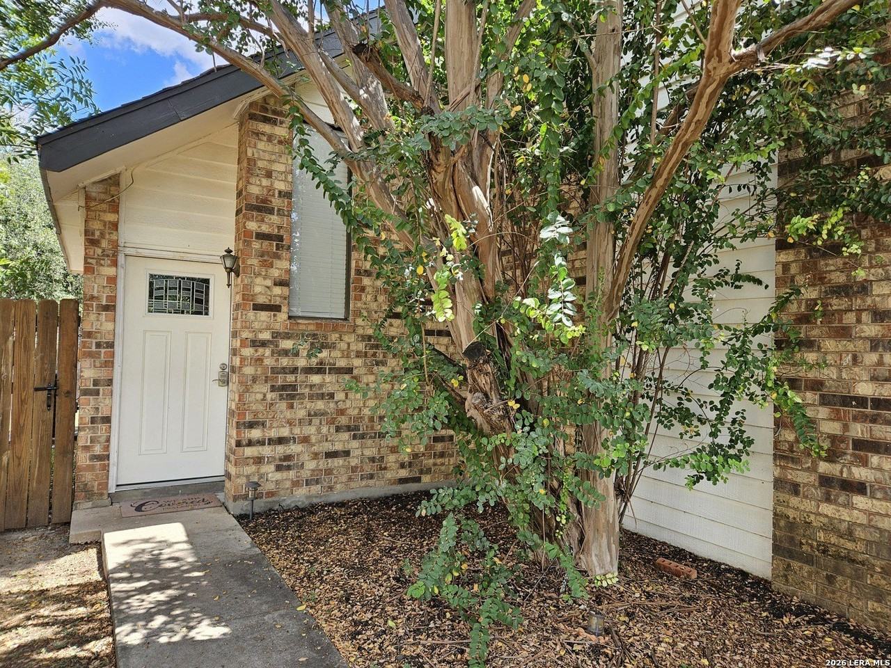 14208 Indian Woods - Photo 3 of 27