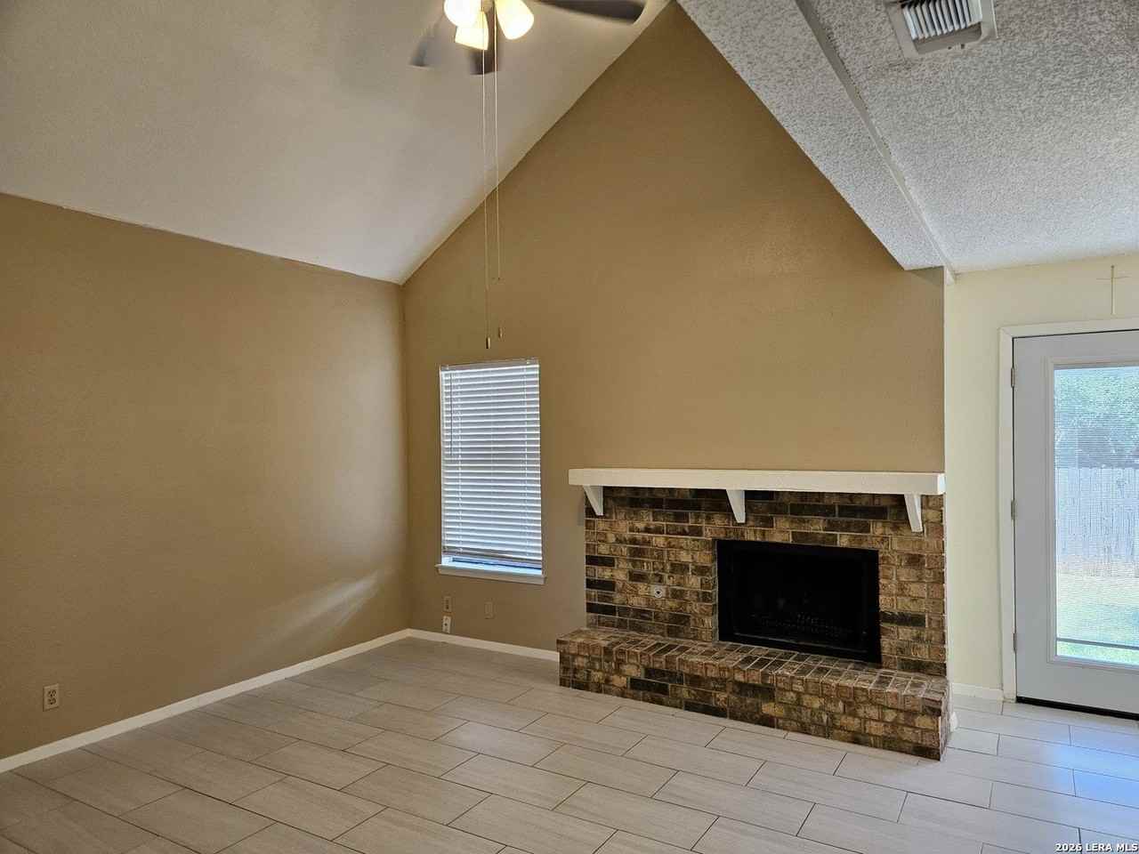 14208 Indian Woods - Photo 4 of 27