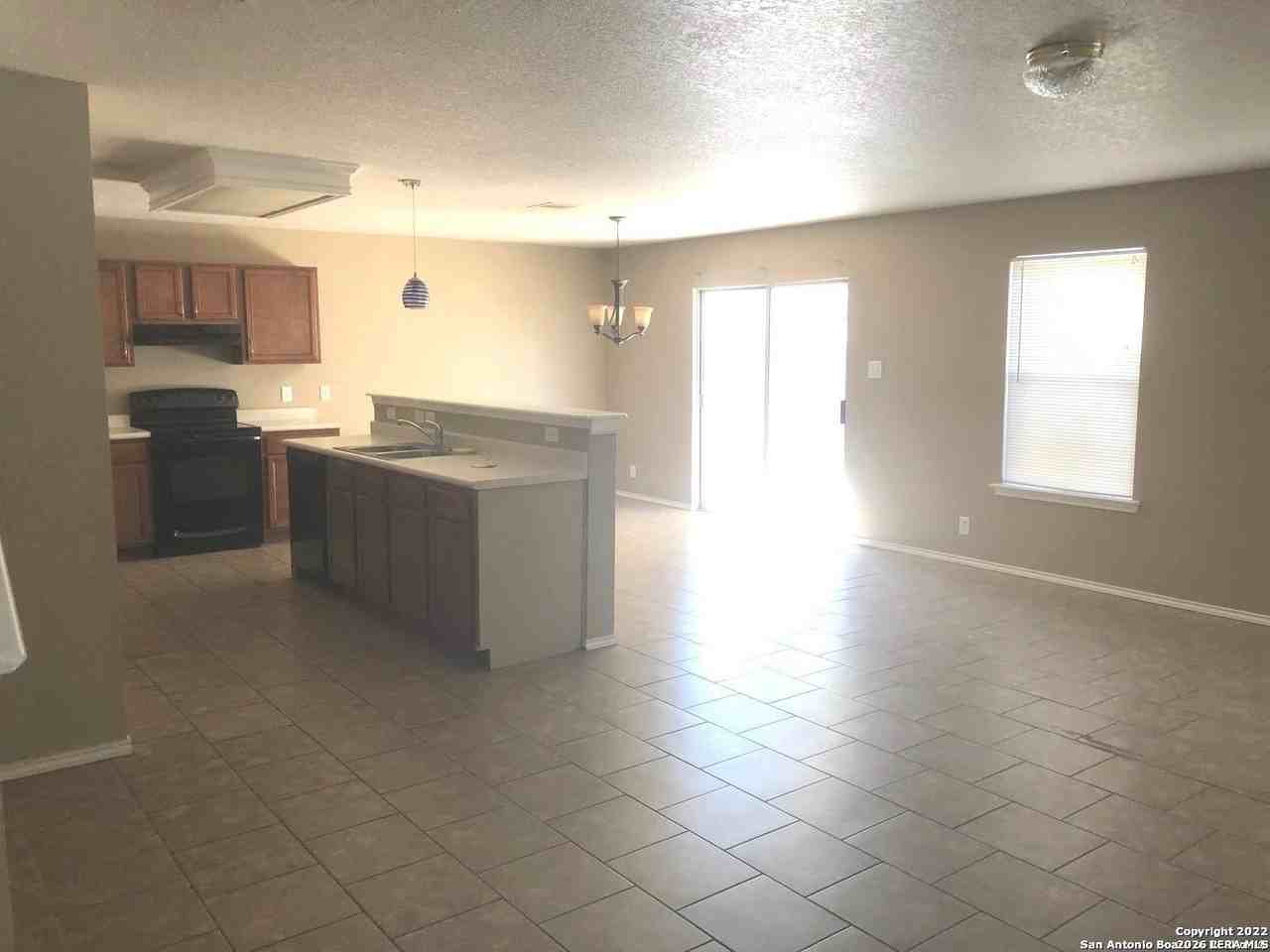 158 Hampton Bnd - Photo 4 of 10