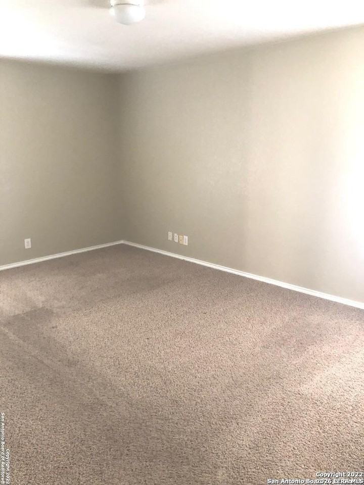 158 Hampton Bnd - Photo 6 of 10