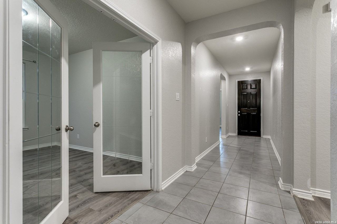 5211 Espinoso Way - Photo 4 of 26