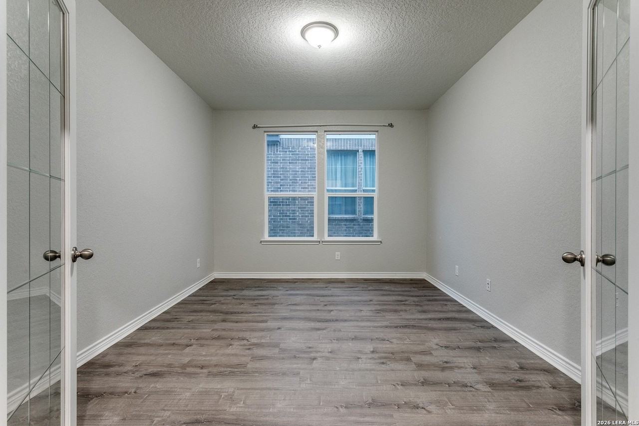 5211 Espinoso Way - Photo 6 of 26
