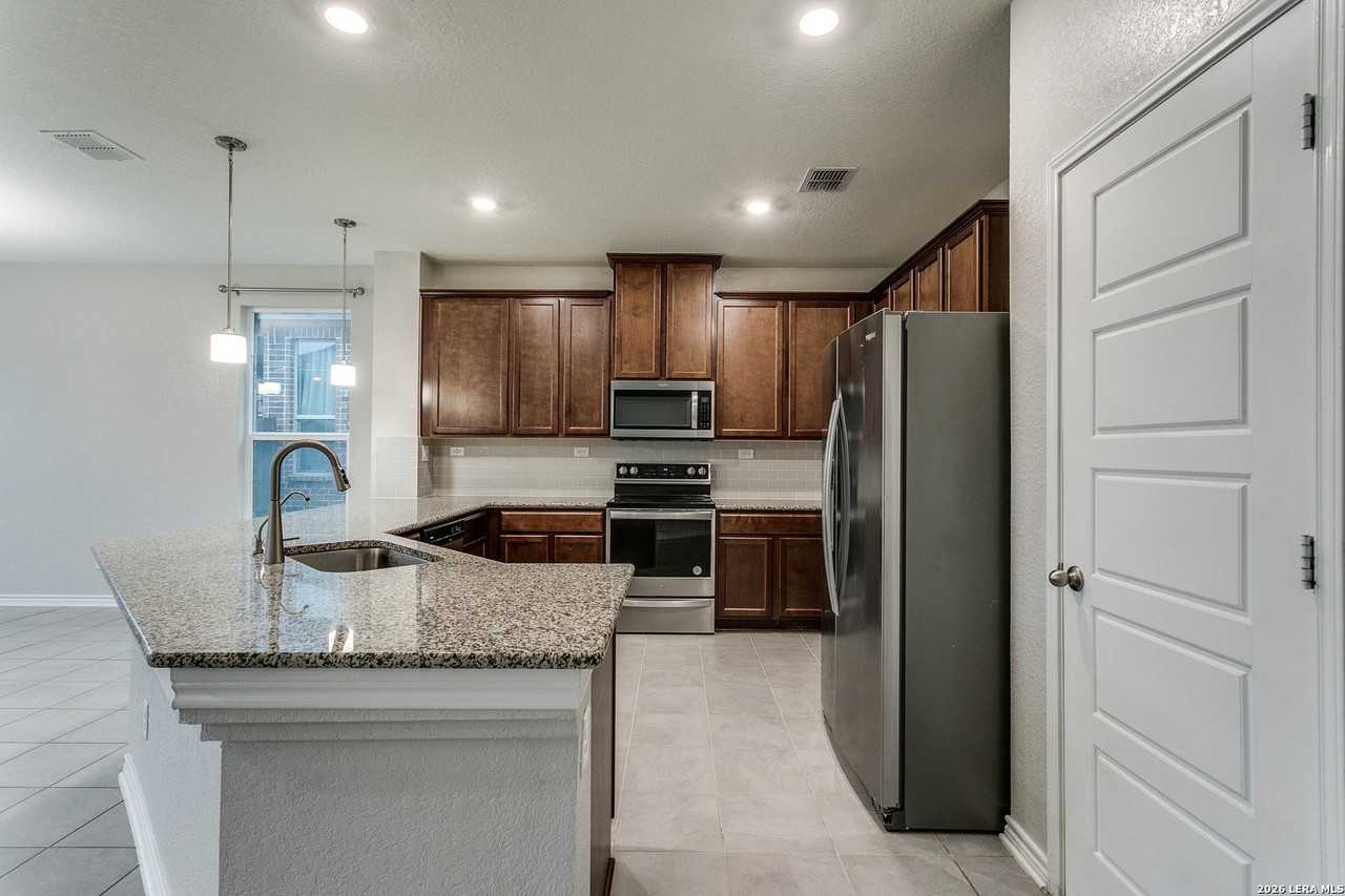 5211 Espinoso Way - Photo 7 of 26