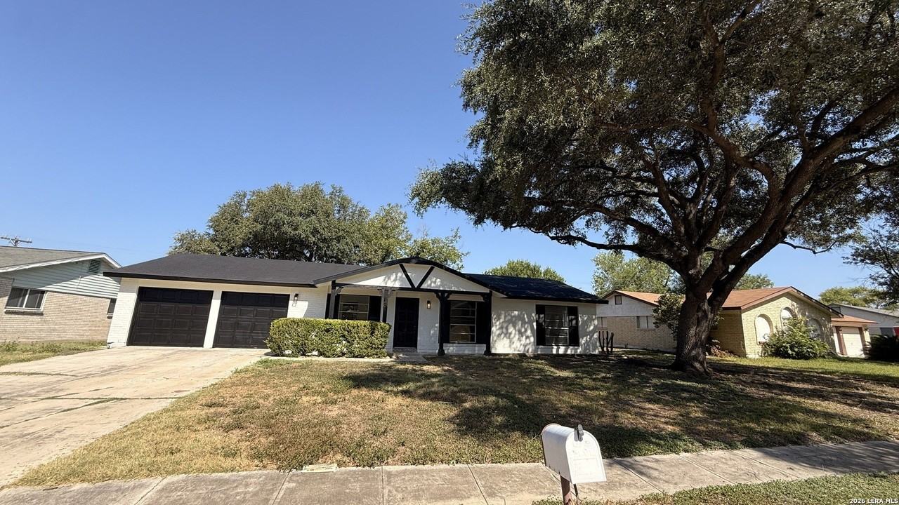 5719 Creekwood St - Photo 2 of 33