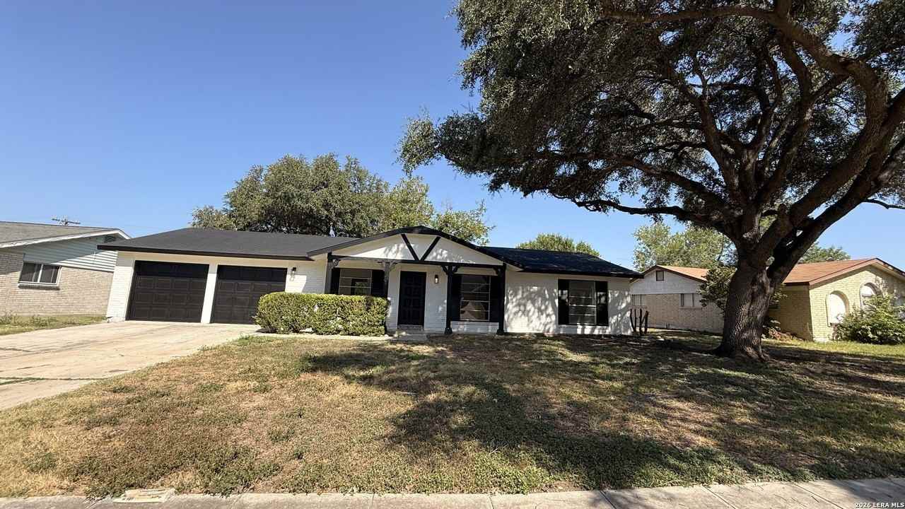 5719 Creekwood St - Photo 3 of 33