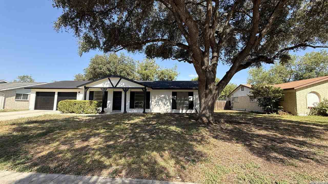 5719 Creekwood St - Photo 4 of 33