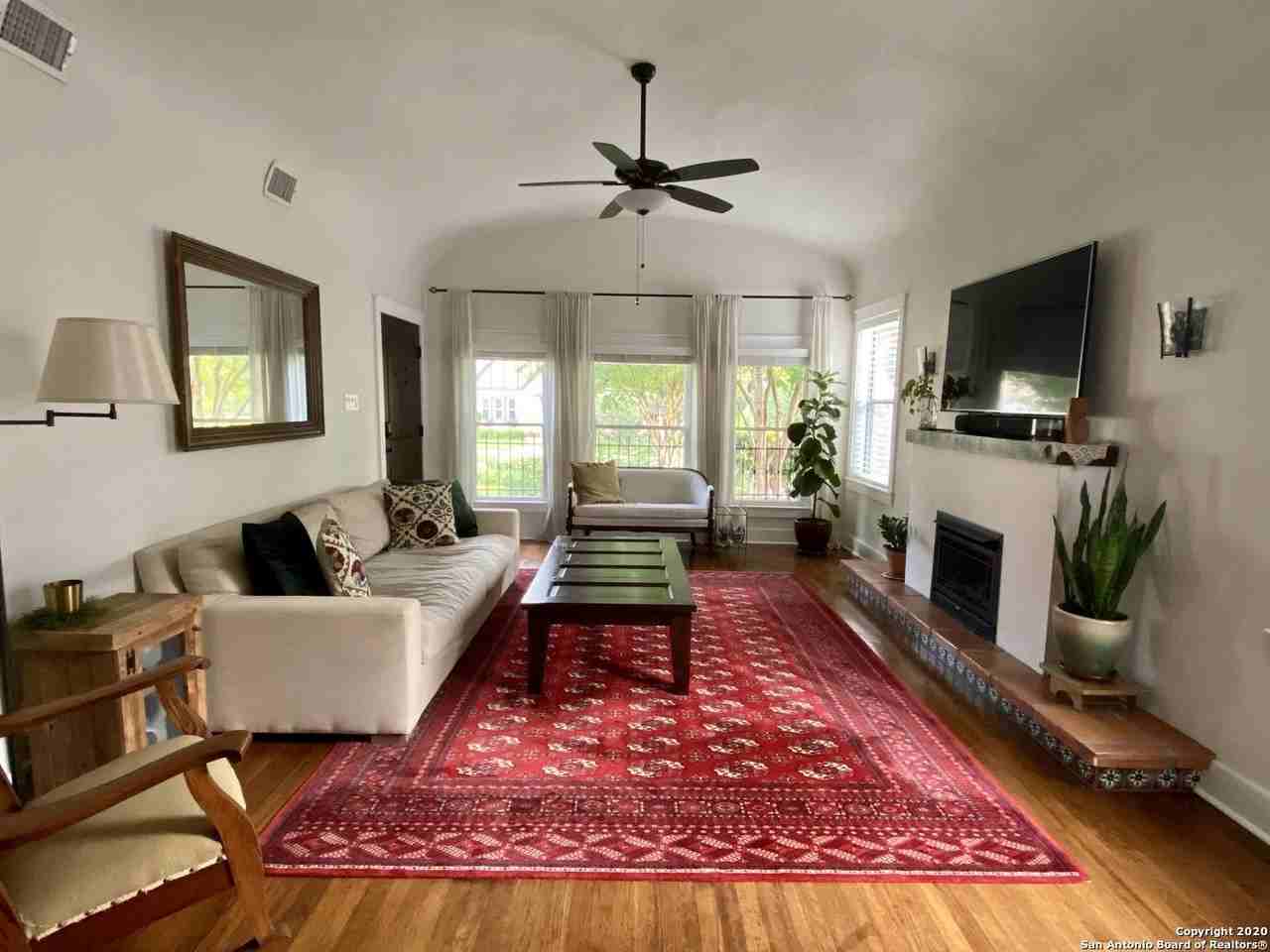 107 W Ridgewood Ct - Photo 3 of 14