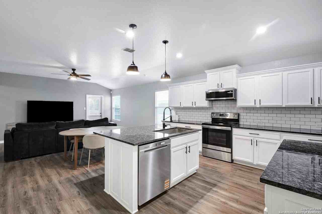 11711 Caraway Hl - Photo 5 of 30