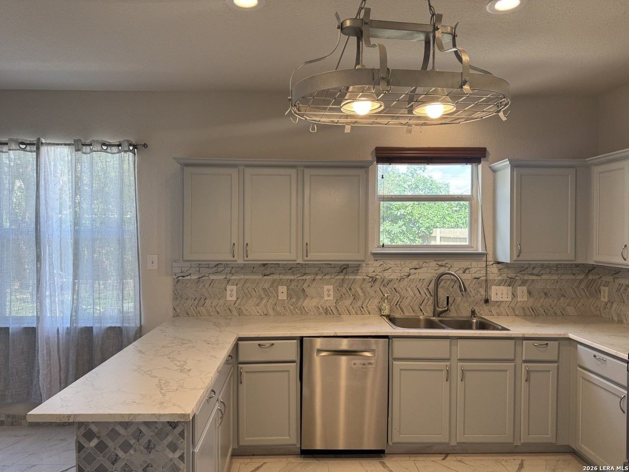 10543 Weser Ln - Photo 5 of 27