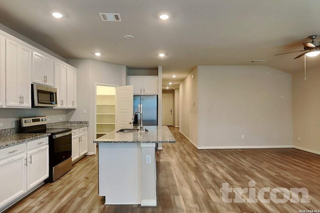 13503 Emerson Way - Photo 5 of 20