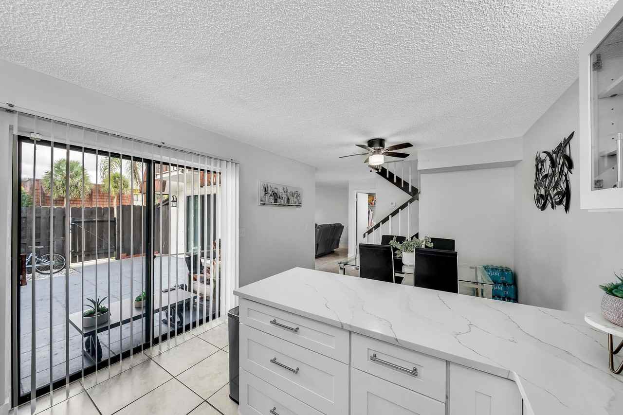 2228 White Pine Cir - Photo 6 of 29