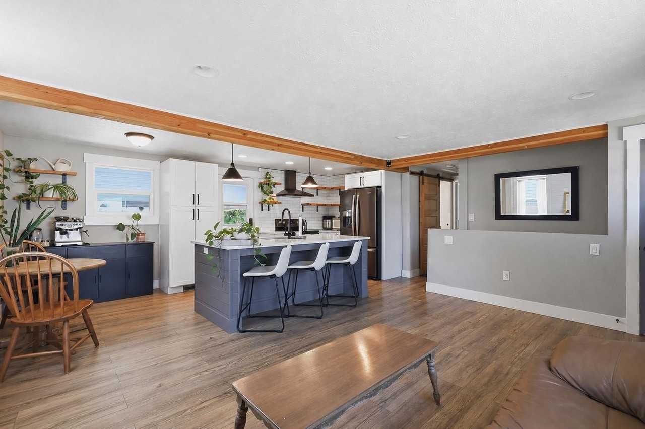 2611 W Broad Ave - Photo 5 of 26