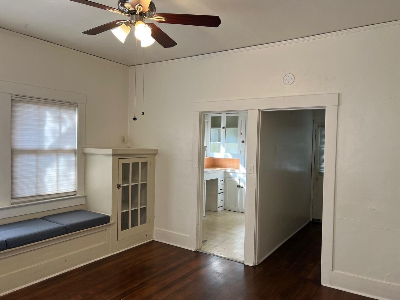 2027 Castillo St #B - Photo 4 of 10