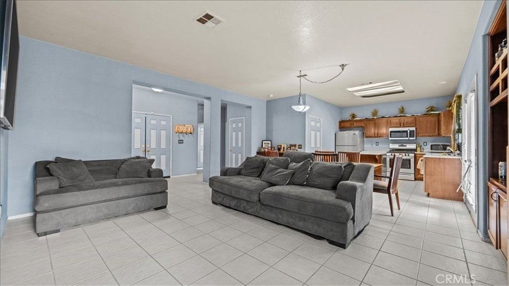 13541 Princeton Dr - Photo 5 of 20