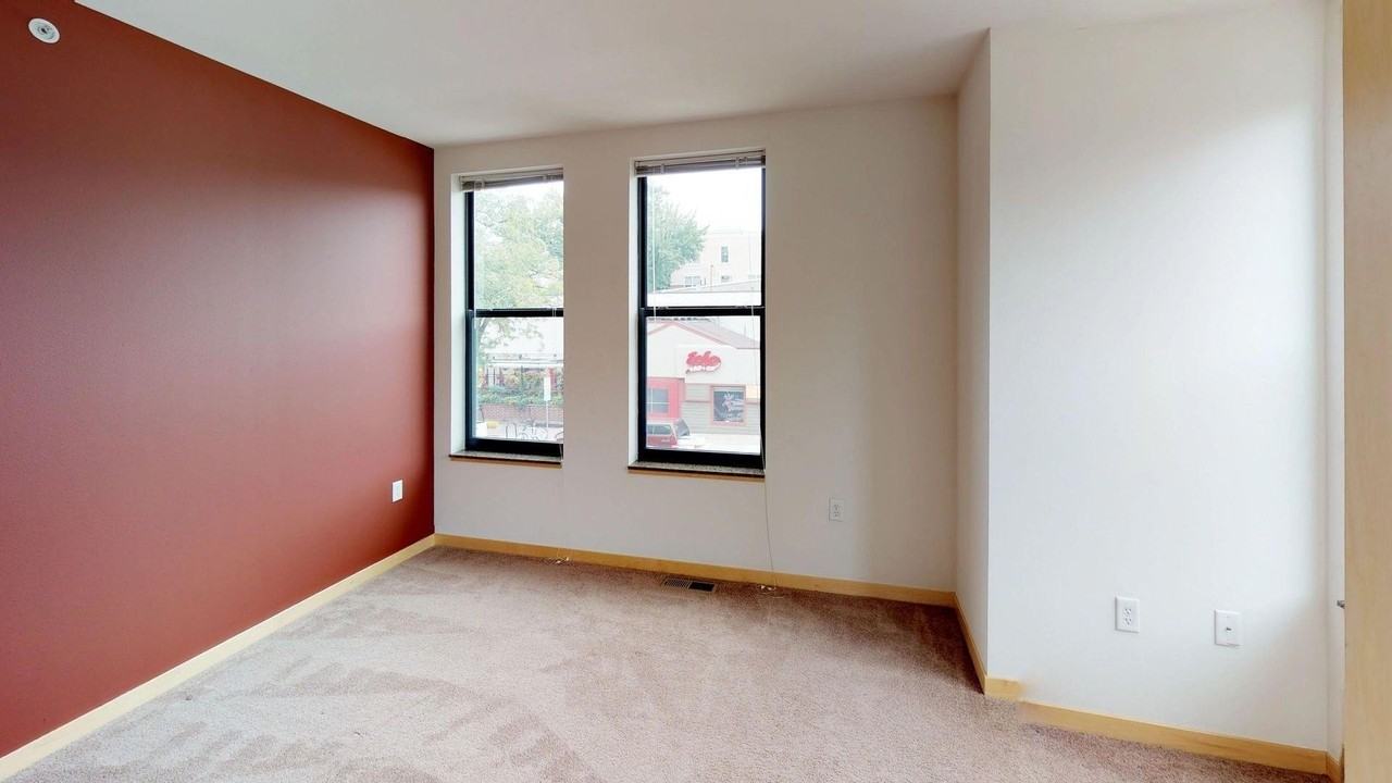 602 W Main St #602 - Photo 5 of 18