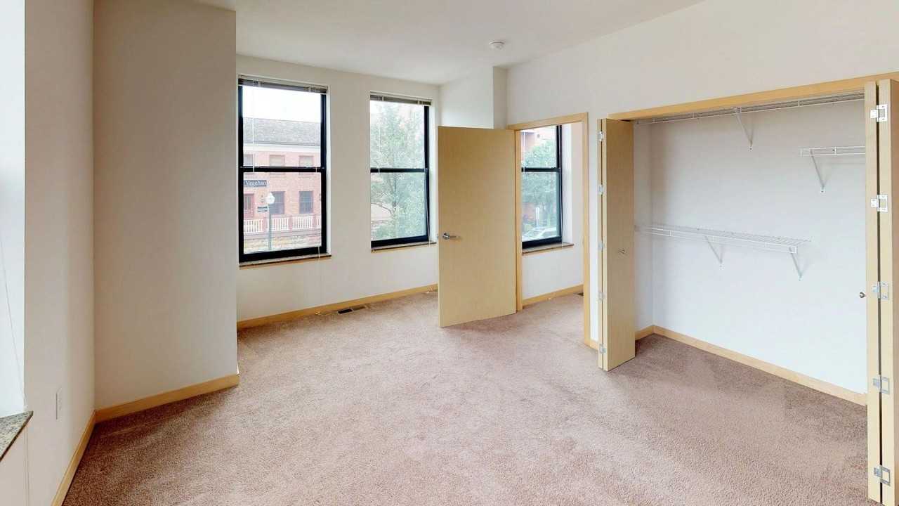 602 W Main St #602 - Photo 6 of 18