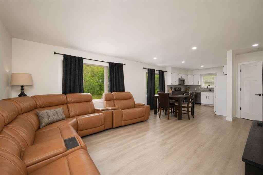 5749 Lacy Rd - Photo 4 of 15