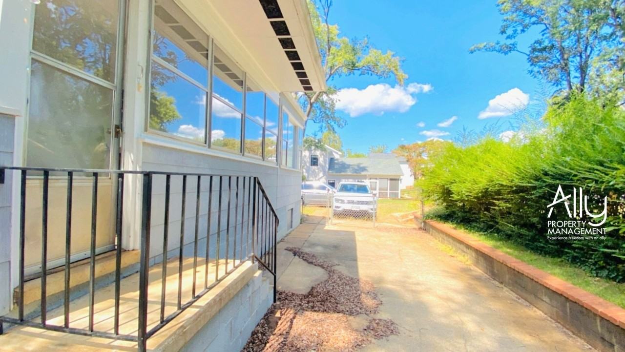 500 Hanover St #1 - Photo 4 of 24