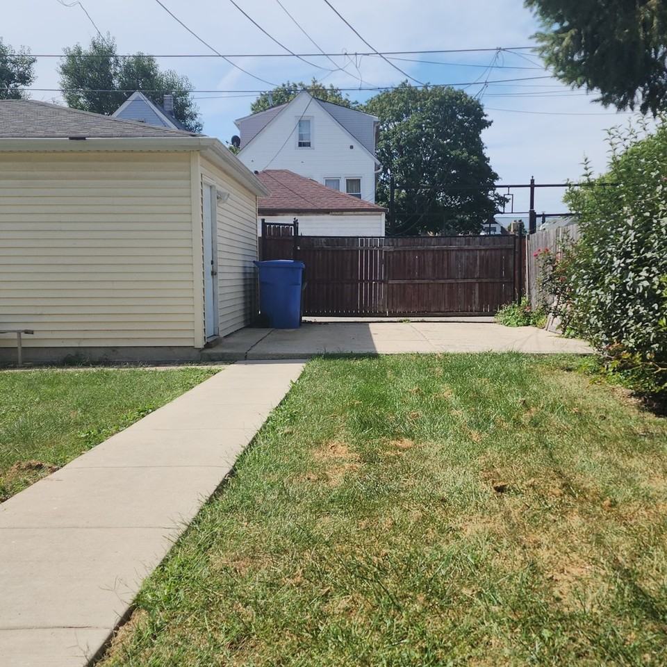 5234 S Homan Ave ##2 - Photo 4 of 17