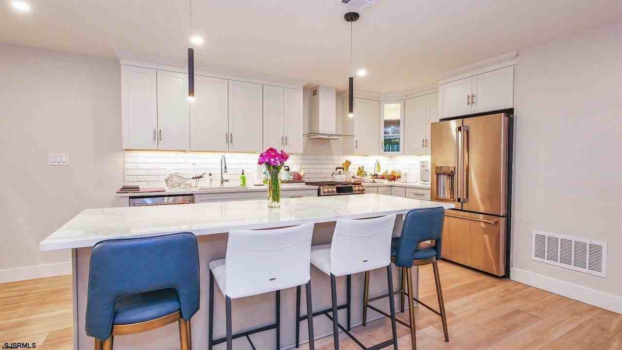 15 N Jefferson Ave #B - Photo 5 of 12