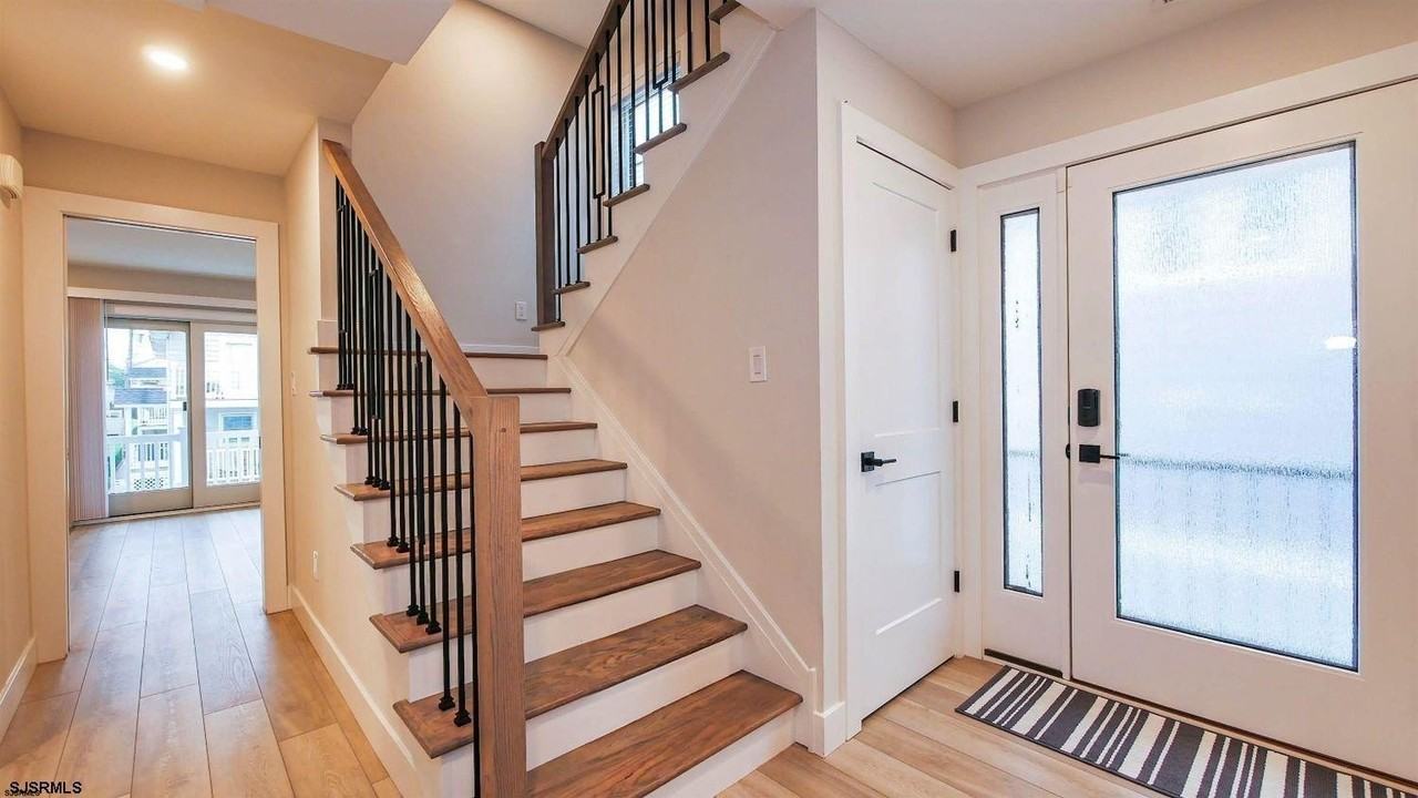 15 N Jefferson Ave #B - Photo 7 of 12