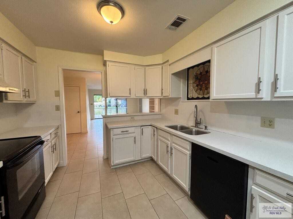17 Waterfront Dr - Photo 6 of 24