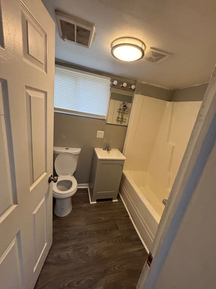 1806 W Davidson Ave - Photo 7 of 10