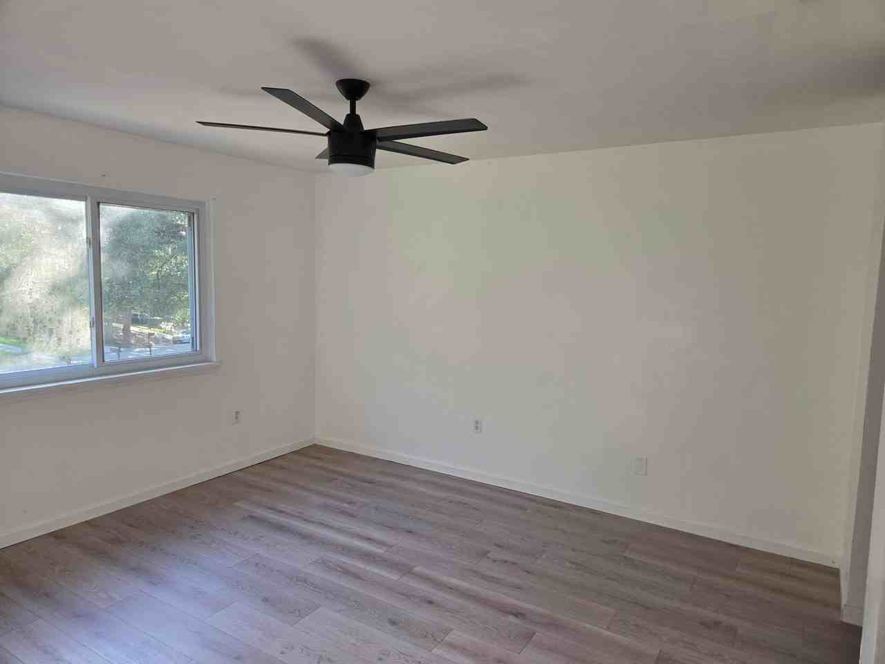 1859 Darryl Dr - Photo 5 of 13