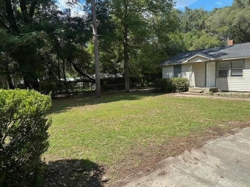 2900 Gerald Dr - Photo 2 of 20