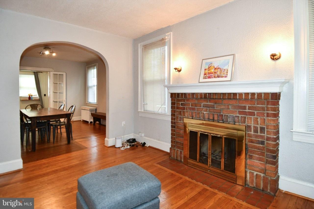4210 10th St Ne - Photo 4 of 34