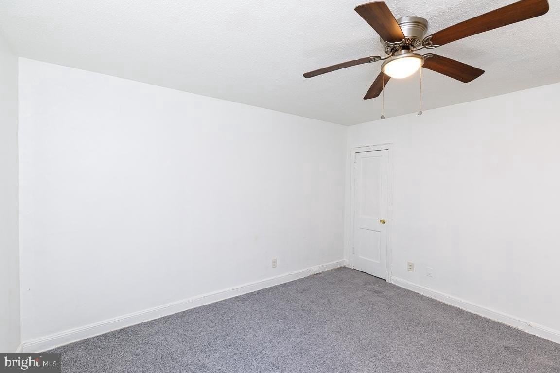 430 Mellon St Se #2 - Photo 2 of 20