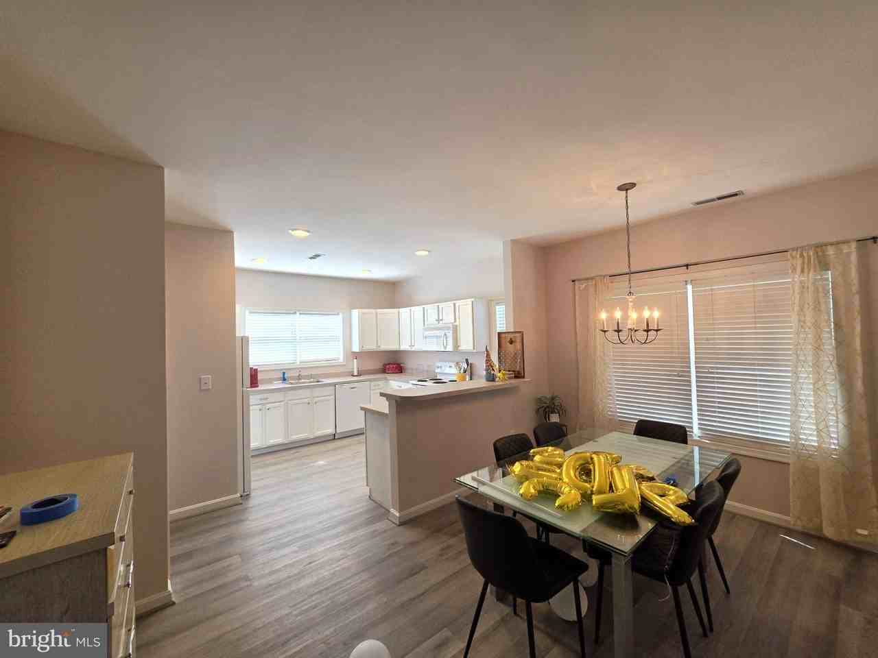 Bay Ave #702 - Photo 5 of 18