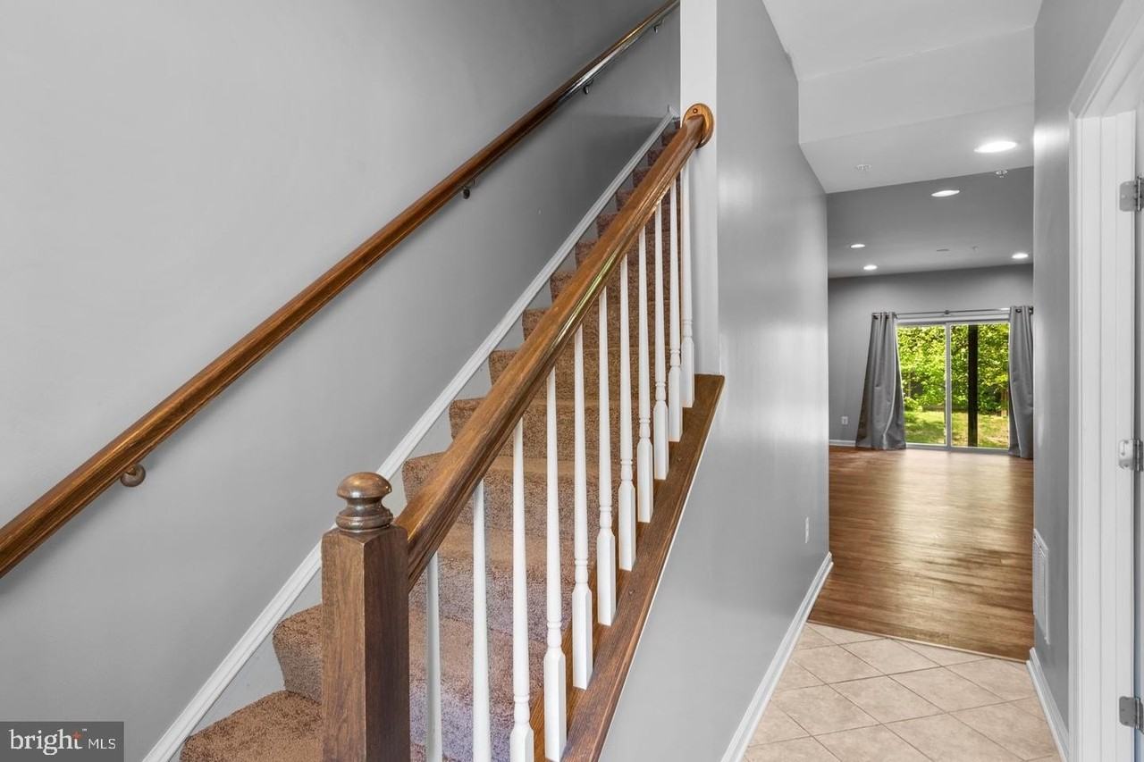 7204 Winding Hills Dr - Photo 3 of 42