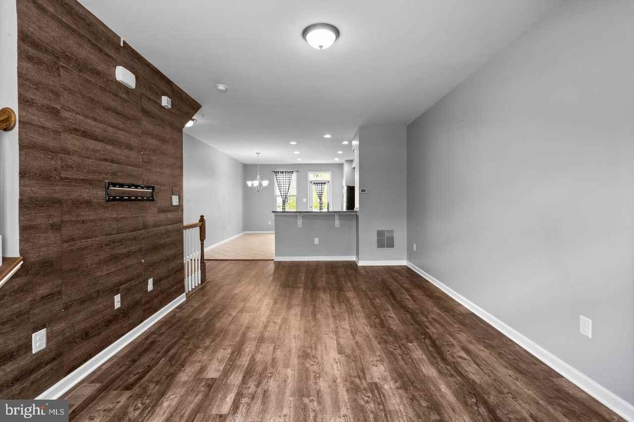 7204 Winding Hills Dr - Photo 7 of 42