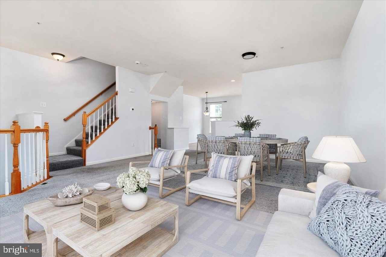 1020 Meandering Way - Photo 2 of 39